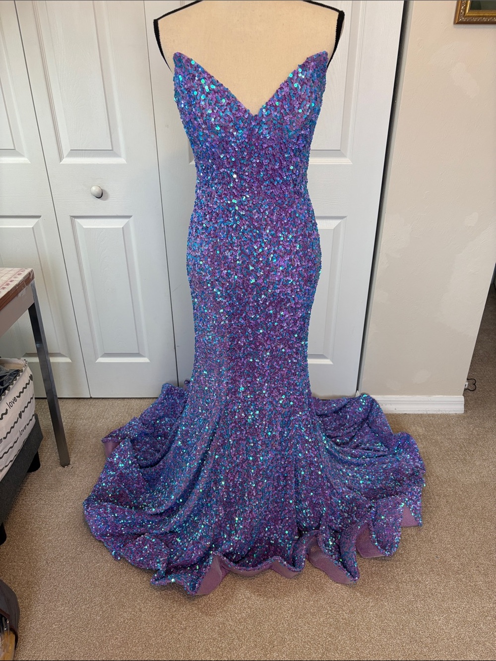 NWOT Colors Dress Purple Iridescent Sequin Lace-Up Back Prom Evening Gown Size 4